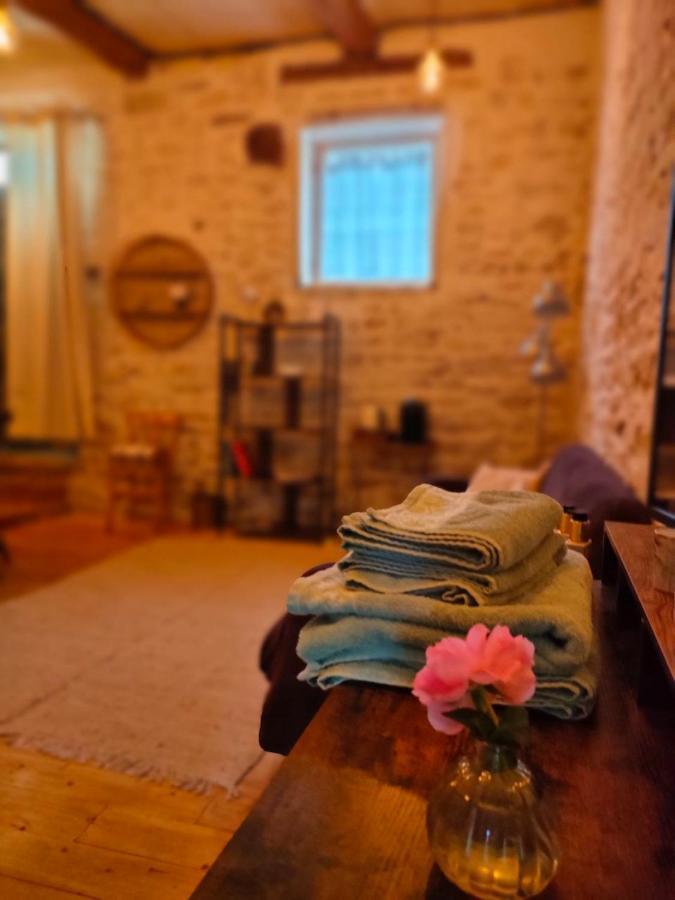 アンス La Chamade En Beaujolais Bed & Breakfast エクステリア 写真