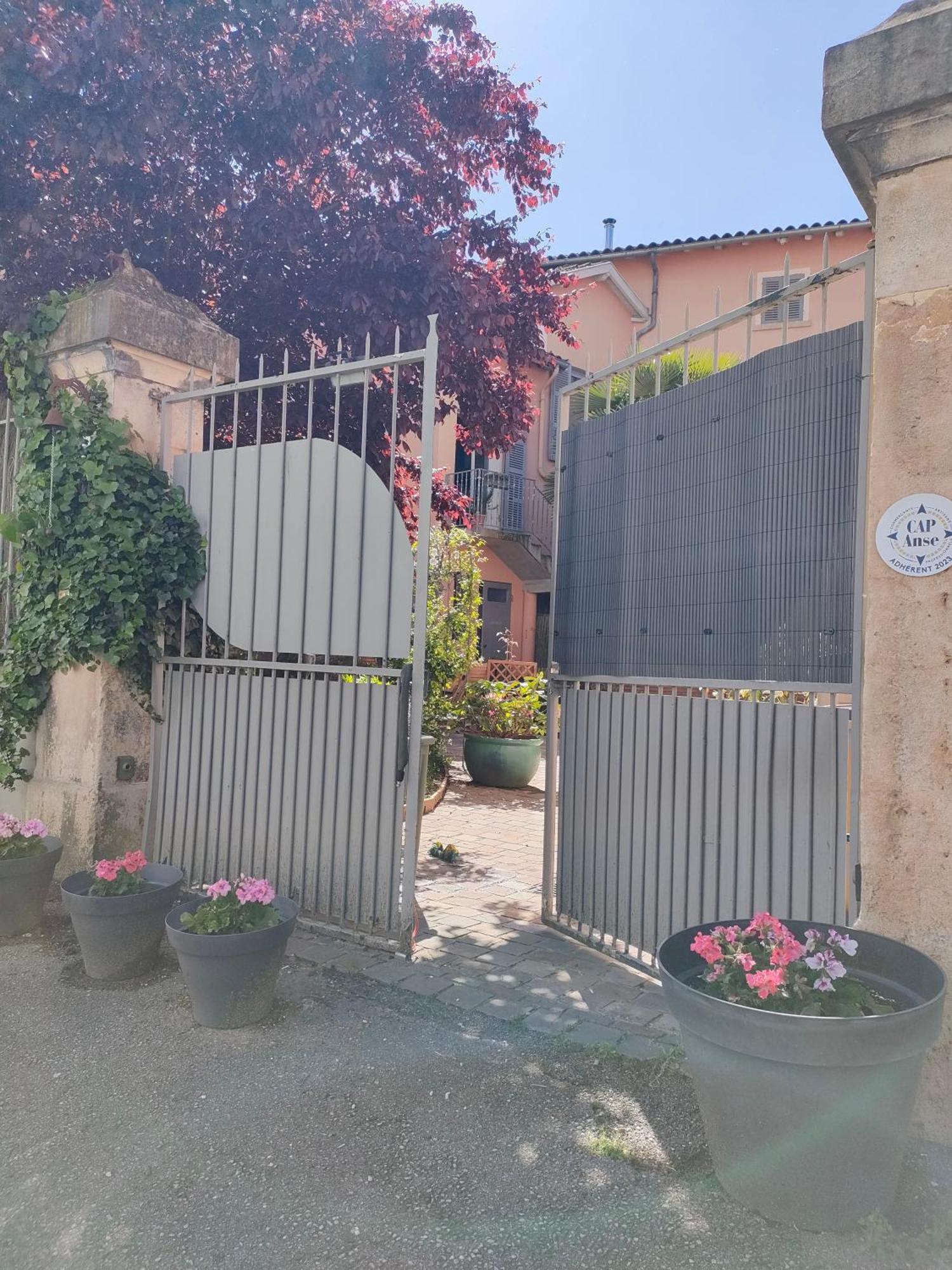 アンス La Chamade En Beaujolais Bed & Breakfast エクステリア 写真